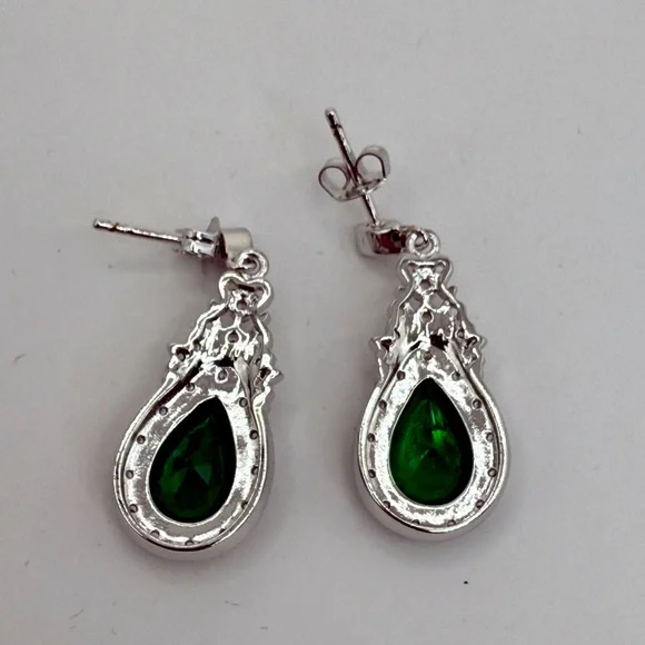 NWT Simulated Emerald, Simulated Diamond Earrings in Silvertone 6.20 ctw NW Box - Picture 8 of 13